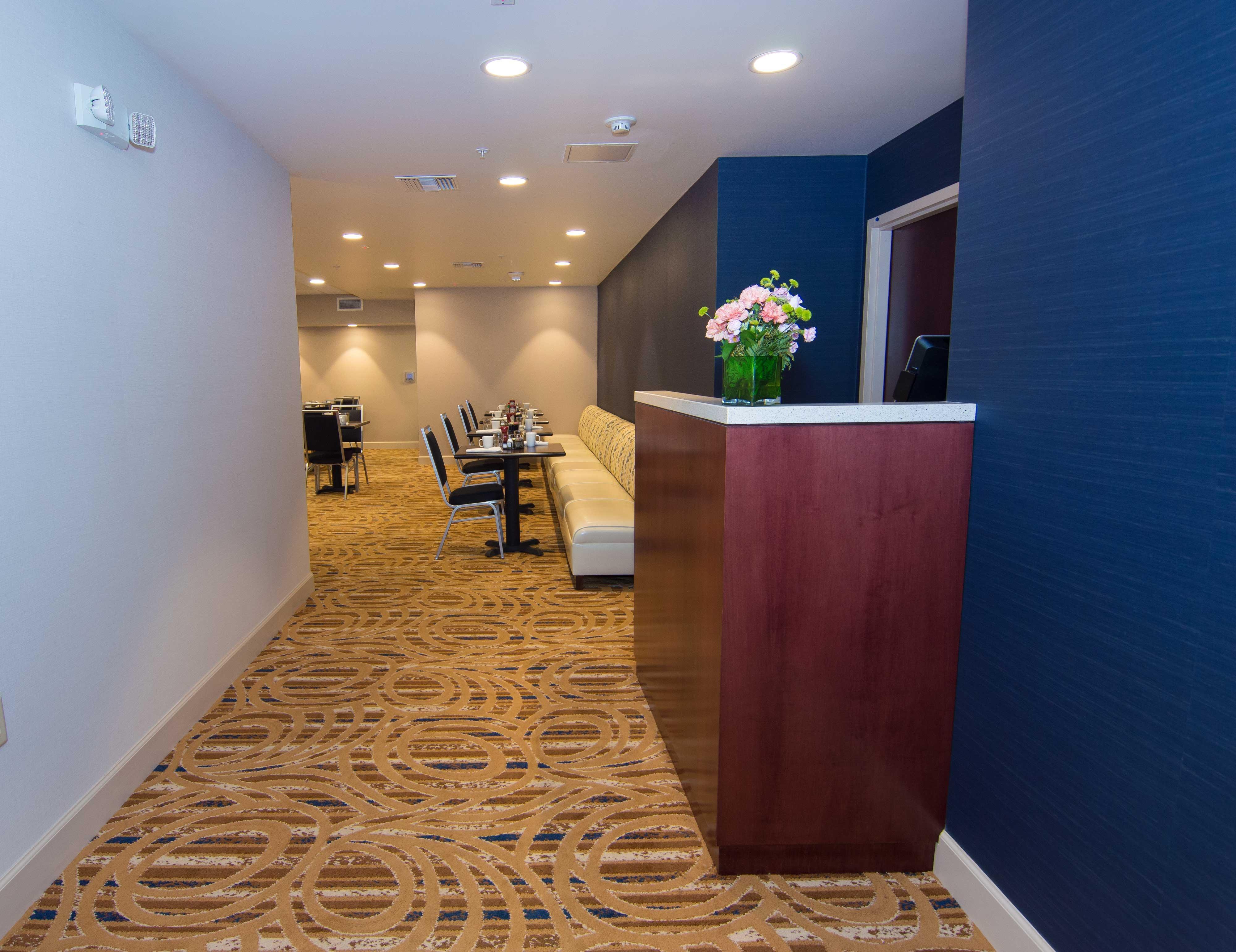 Holiday Inn Gainesville-University Center By Ihg Екстериор снимка