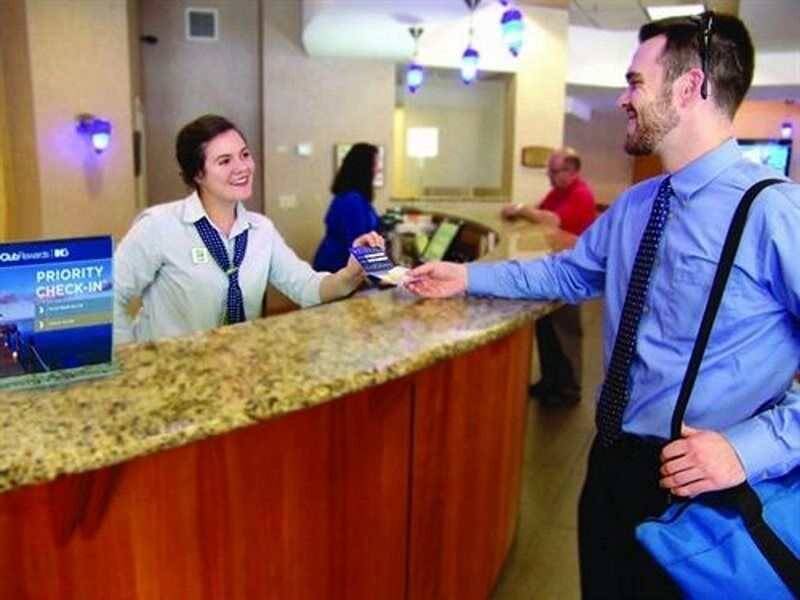 Holiday Inn Gainesville-University Center By Ihg Екстериор снимка