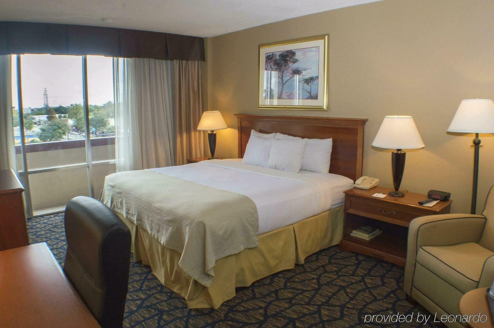 Holiday Inn Gainesville-University Center By Ihg Екстериор снимка